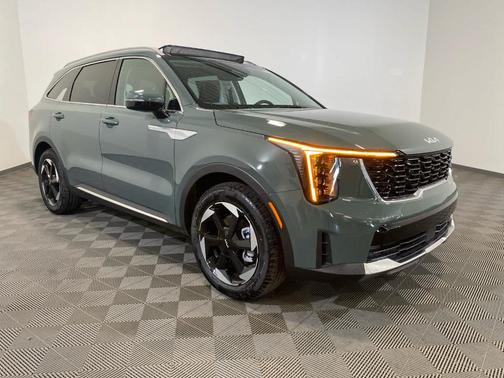 Green 2026 Kia Sorento Hybrid EX