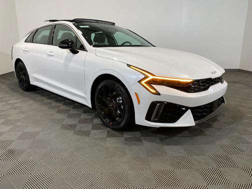 Snow White Pearl 2026 Kia K5 GT-Line