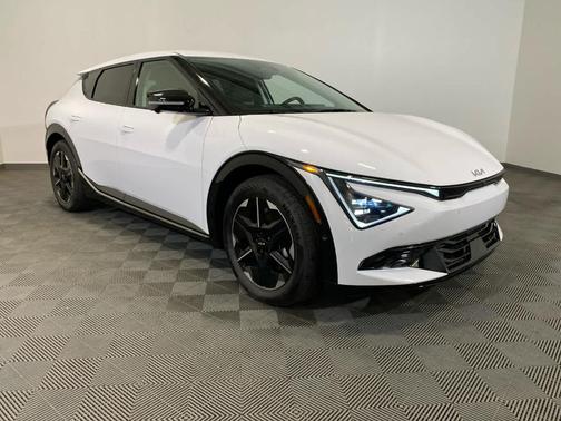 Glacier White Pearl 2025 Kia EV6 Wind