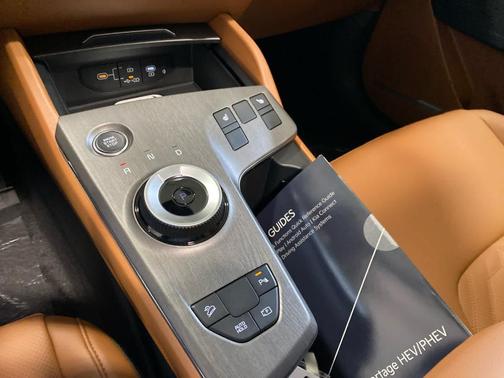 Snow White Pearl 2026 Kia Sportage Hybrid X-LINE