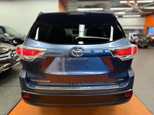 2016 Toyota Highlander LE