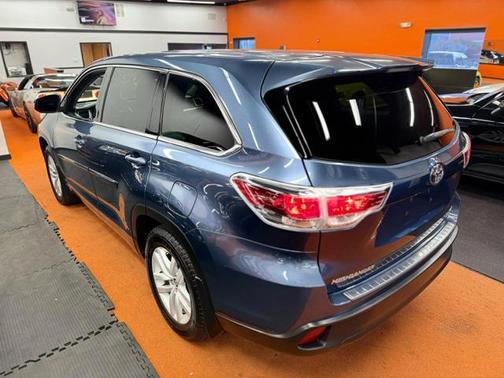 2016 Toyota Highlander LE