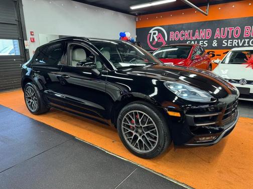 2017 Porsche Macan Turbo