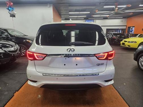 2017 INFINITI QX60 Base
