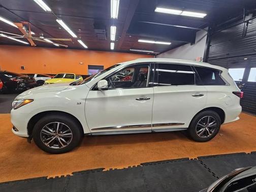 2017 INFINITI QX60 Base