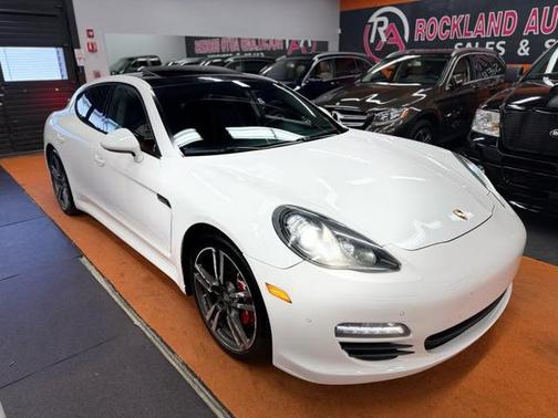2011 Porsche Panamera 4