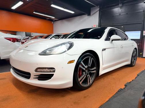 2011 Porsche Panamera 4