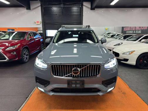 2020 Volvo XC90 T5 Momentum