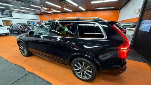 2019 Volvo XC90 T6 Momentum