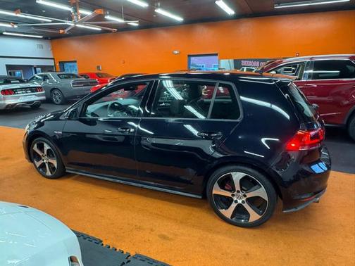 2015 Volkswagen Golf GTI 2.0T SE 4-Door