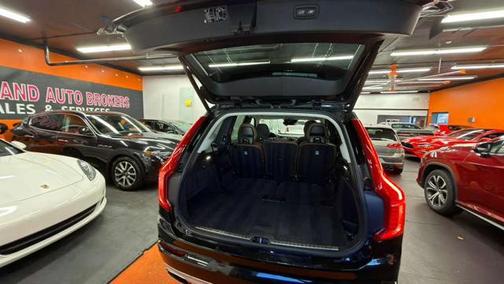 2019 Volvo XC90 T6 Momentum