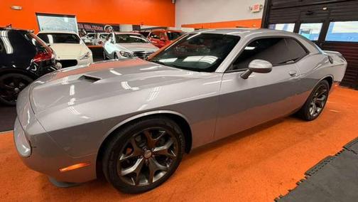 2016 Dodge Challenger SXT