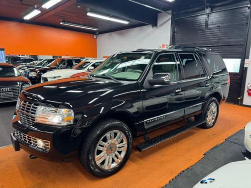 2013 Lincoln Navigator Base