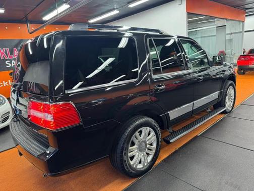 2013 Lincoln Navigator Base