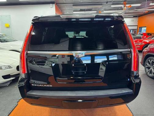 2016 Cadillac Escalade ESV Luxury