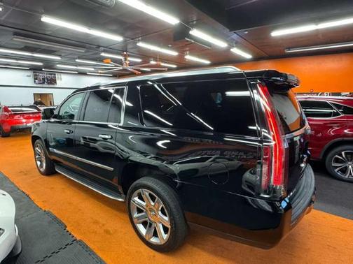 2016 Cadillac Escalade ESV Luxury