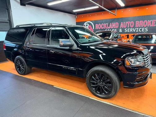 2017 Lincoln Navigator Select