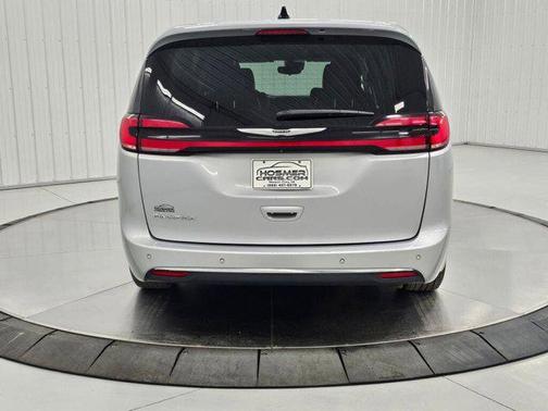 Silver Mist Clearcoat 2023 Chrysler Pacifica Touring L