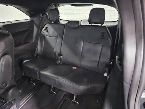 2025 Toyota Sienna Platinum