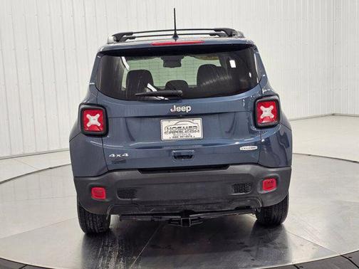 Slate Blue Pearlcoat 2021 Jeep Renegade Latitude