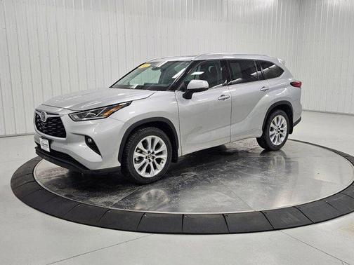 Celestial Silver Metallic 2022 Toyota Highlander Limited