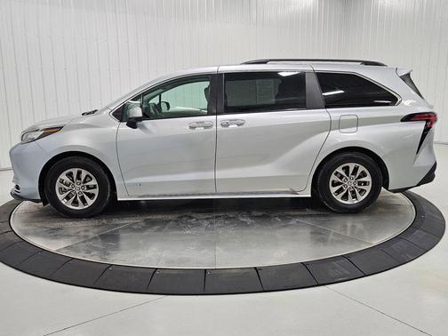 Celestial Silver Metallic 2021 Toyota Sienna XLE 8 Passenger