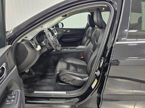 2021 Volvo XC60 T5 Inscription