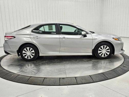 2018 Toyota Camry Hybrid LE