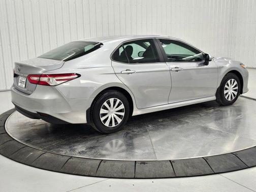 2018 Toyota Camry Hybrid LE