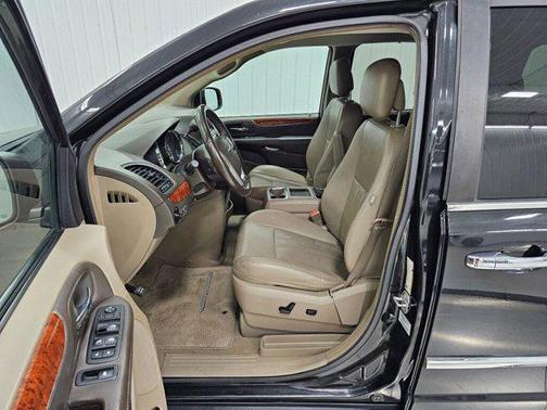 2015 Chrysler Town & Country Touring-L