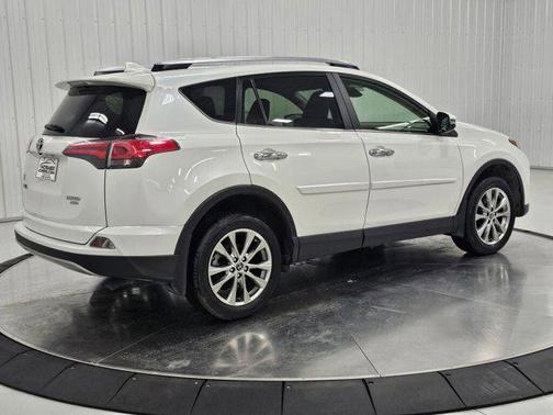 Blizzard Pearl 2018 Toyota RAV4 Limited