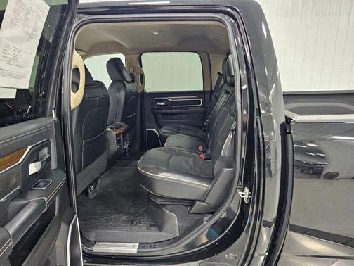 2022 RAM 2500 Laramie Crew Cab 4x4 6'4' Box