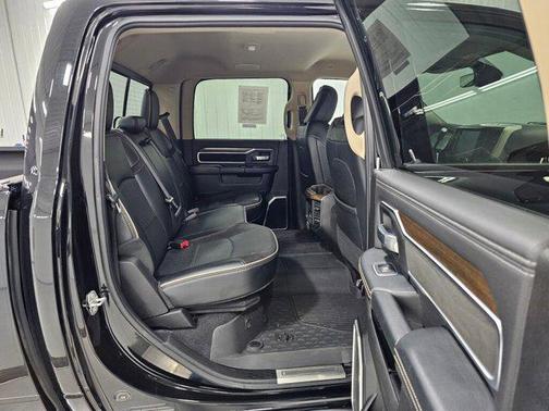 2022 RAM 2500 Laramie Crew Cab 4x4 6'4' Box