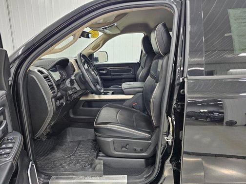 2022 RAM 2500 Laramie Crew Cab 4x4 6'4' Box