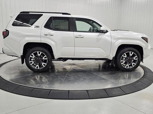 Wind Chill Pearl 2026 Toyota 4Runner TRD Sport Premium