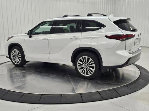 Wind Chill Pearl 2024 Toyota Highlander Platinum