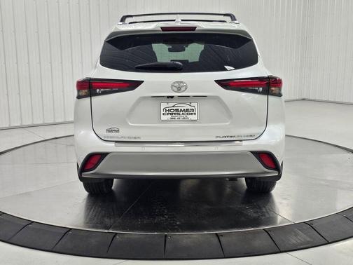 Wind Chill Pearl 2024 Toyota Highlander Platinum