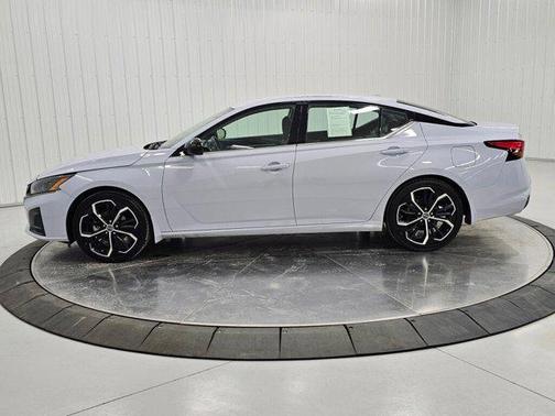 2024 Nissan Altima SR FWD