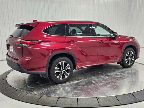 2021 Toyota Highlander Hybrid XLE