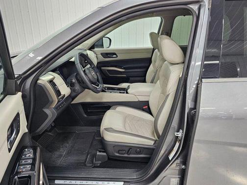2022 Nissan Pathfinder Platinum 4WD