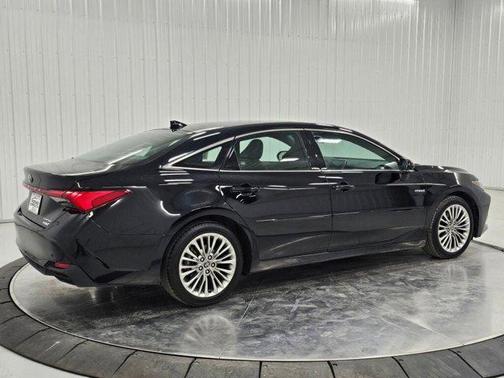 2021 Toyota Avalon Hybrid Limited