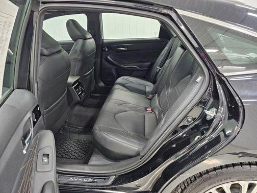 2021 Toyota Avalon Hybrid Limited