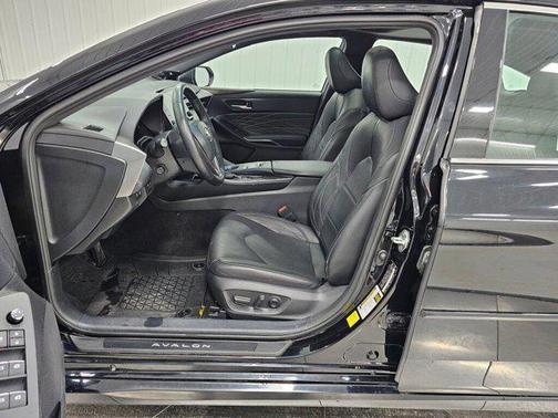 2021 Toyota Avalon Hybrid Limited