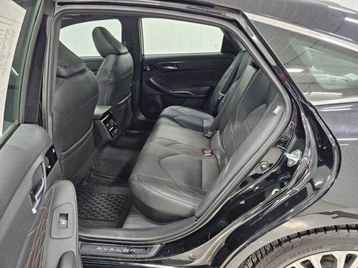 2021 Toyota Avalon Hybrid Limited