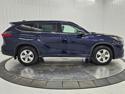 2021 Toyota Highlander LE