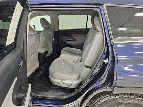 2021 Toyota Highlander LE