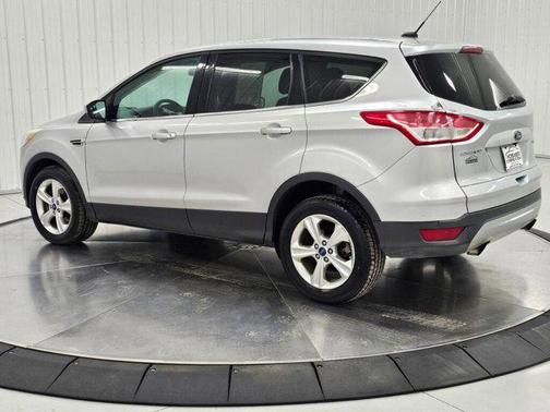 Ingot Silver Metallic 2014 Ford Escape SE
