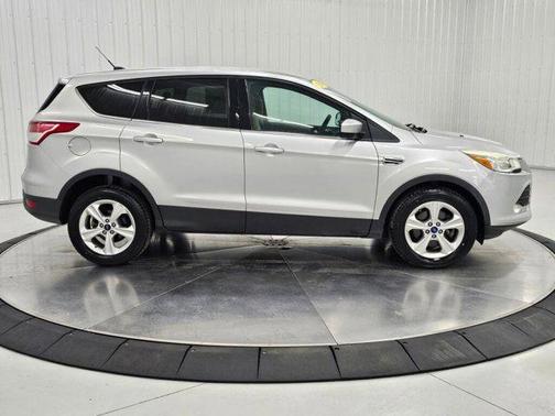 Ingot Silver Metallic 2014 Ford Escape SE