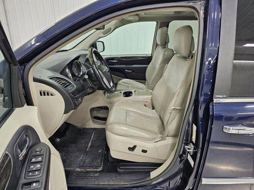 2014 Chrysler Town & Country Limited