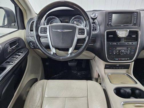 2014 Chrysler Town & Country Limited